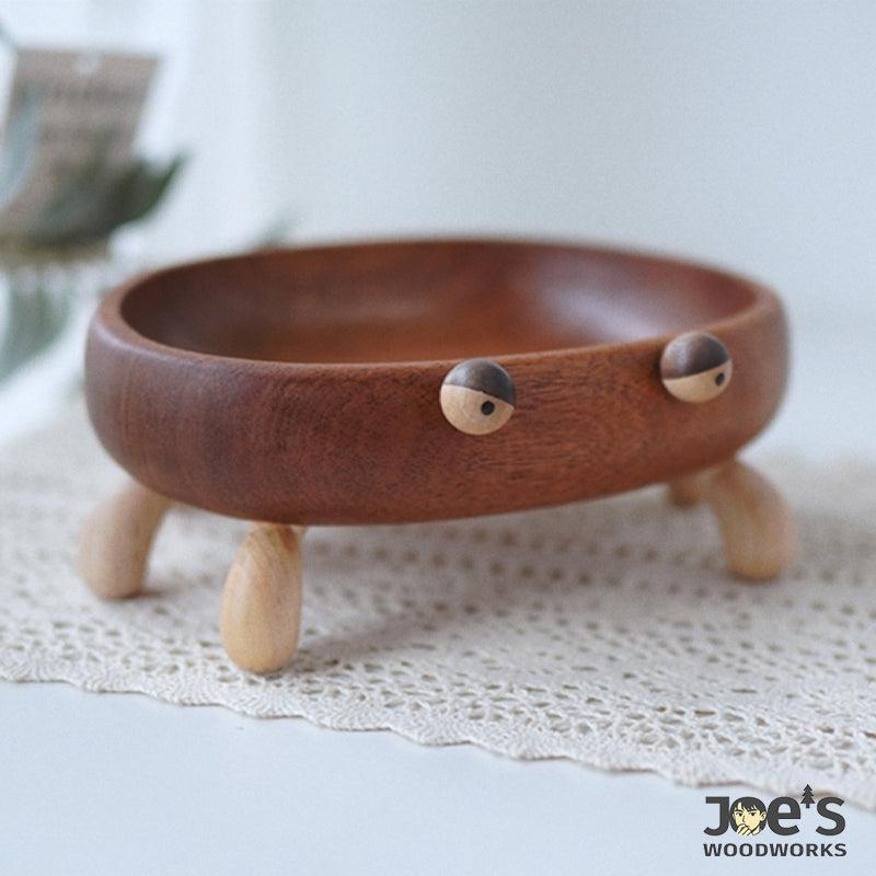 Cute wooden serving tray in crab design with light legs – Joe&