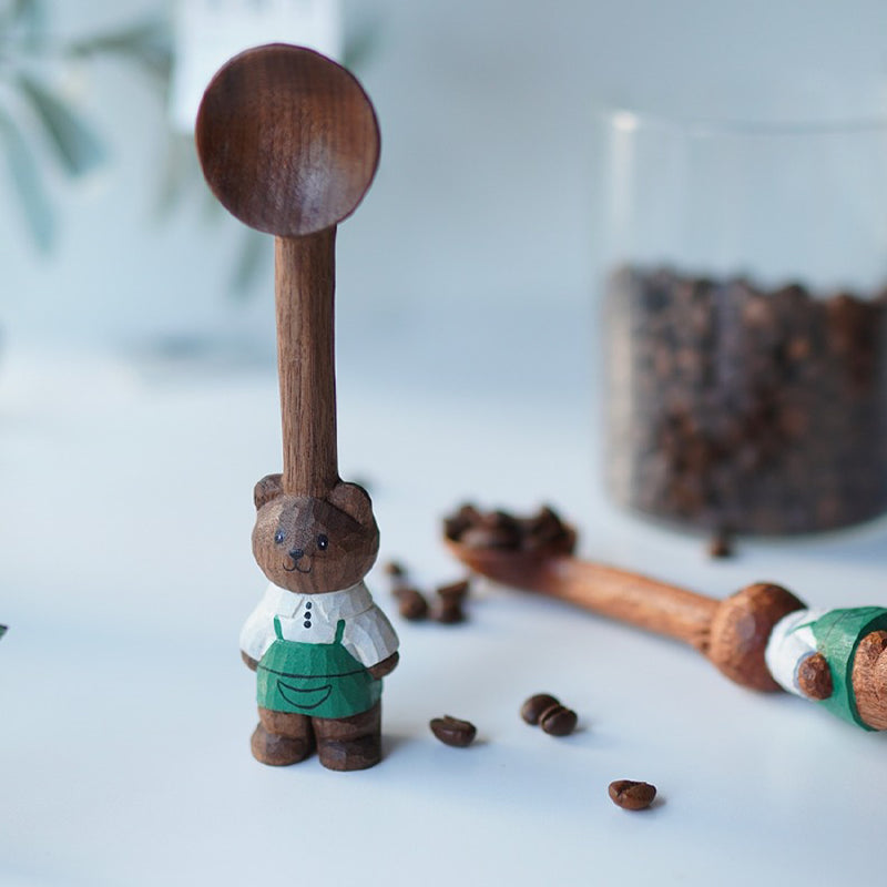 Pipimu Barista Bear Coffee Scoop with coffee setup – creative wooden spoon