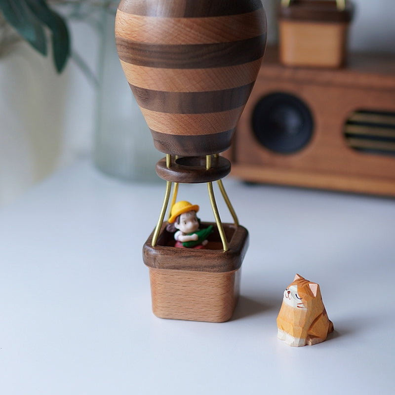 Natural wood hot air balloon nursery wall art by Pipimu