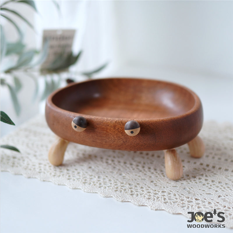 Handmade wooden crab-shaped tray with round bowl and carved legs – Joe&