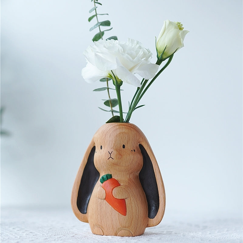 Pipimu Bunny Willow vase with white flowers