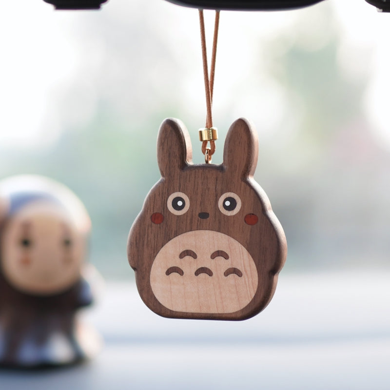 Pipimu Forest Spirits Kumo wooden car charm in black walnut – main front view