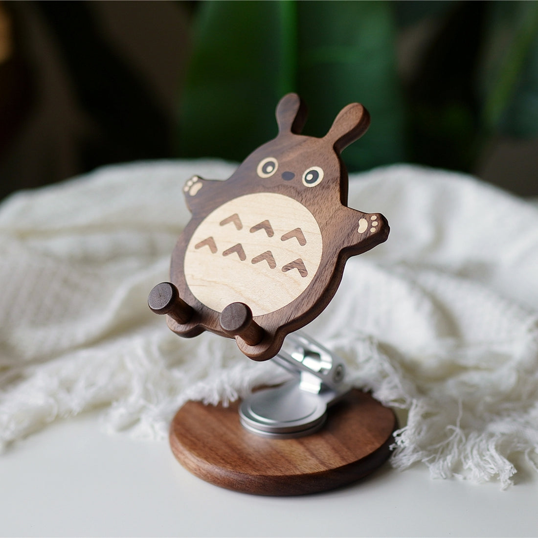 Pipimu Forest Spirits Tori wooden phone stand front view