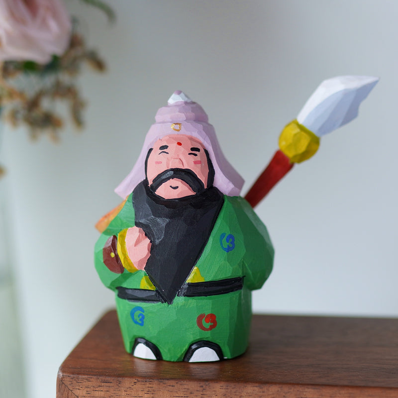 Pipimu Guan Yu wood carving figurine on table, Chinese cultural ornament