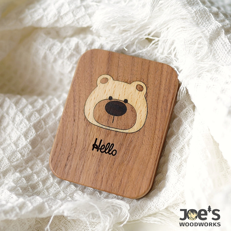 Wooden bear compact mirror with “Hello” engraving by Pipimu