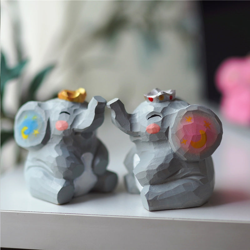 Wooden elephant couple figurines Ella & Enzo from Pipimu Woodland Family, handcarved solid wood