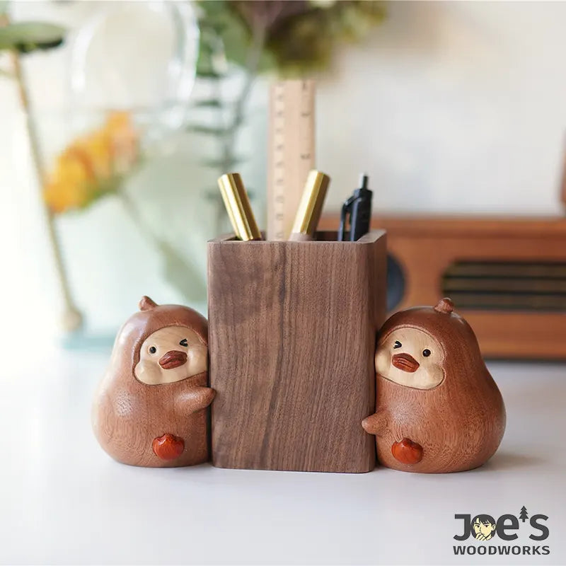 Cute Wooden Pear Figurines Hugging Pen Holder – Magnetic Couple Desk Decor